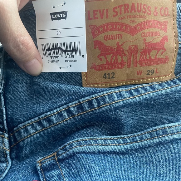 LEVI’S 412 SLIM SHORTS, NWT - Picture 5 of 6